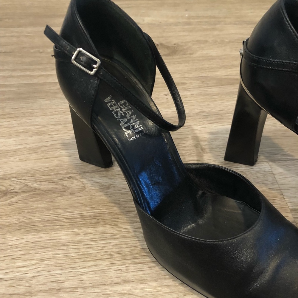 GIANNI VERSACE || GORGEOUS Vintage Mary Janes - Picture 8 of 9
